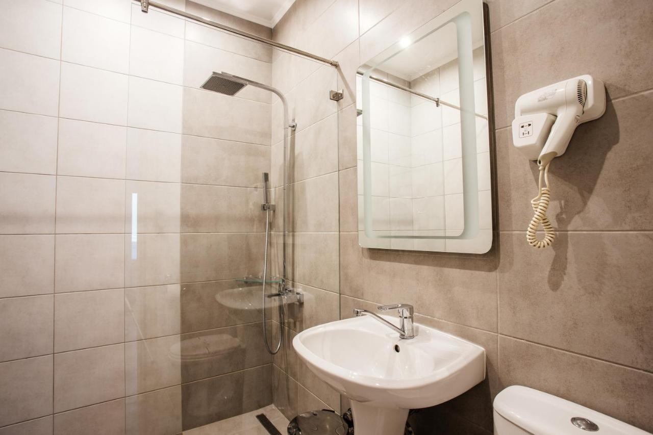 Discovery Hotel Lviv Exterior foto